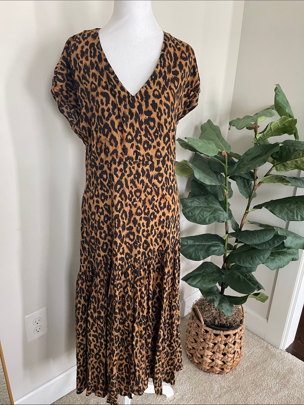 Zara Leopard Print Midi Dress Size small